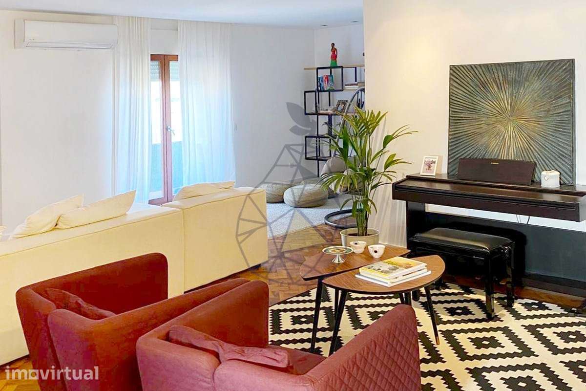 Apartamento T4 Remodelado no Coração de Portimão - Grande imagem: 4/48