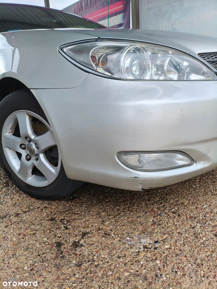 Toyota Camry - 10