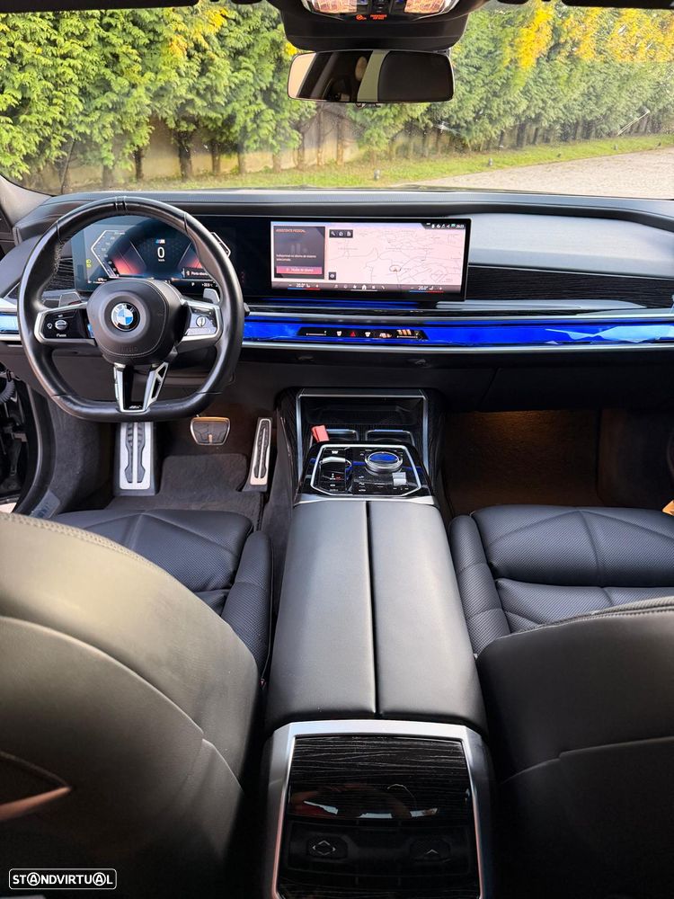 BMW 740 d xDrive Pack Desportivo M - 7