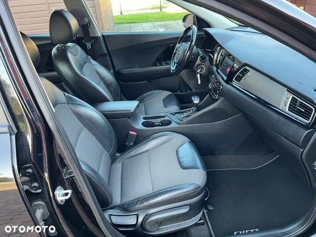 Kia Niro 1.6 GDI Hybrid L Business Line - 12