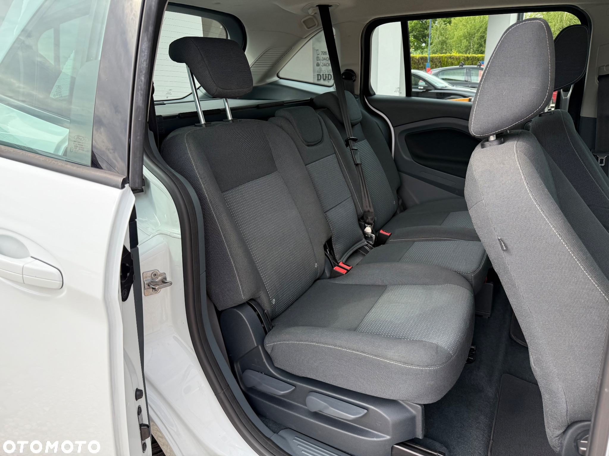 Ford Grand C-MAX 1.6 Titanium - 28