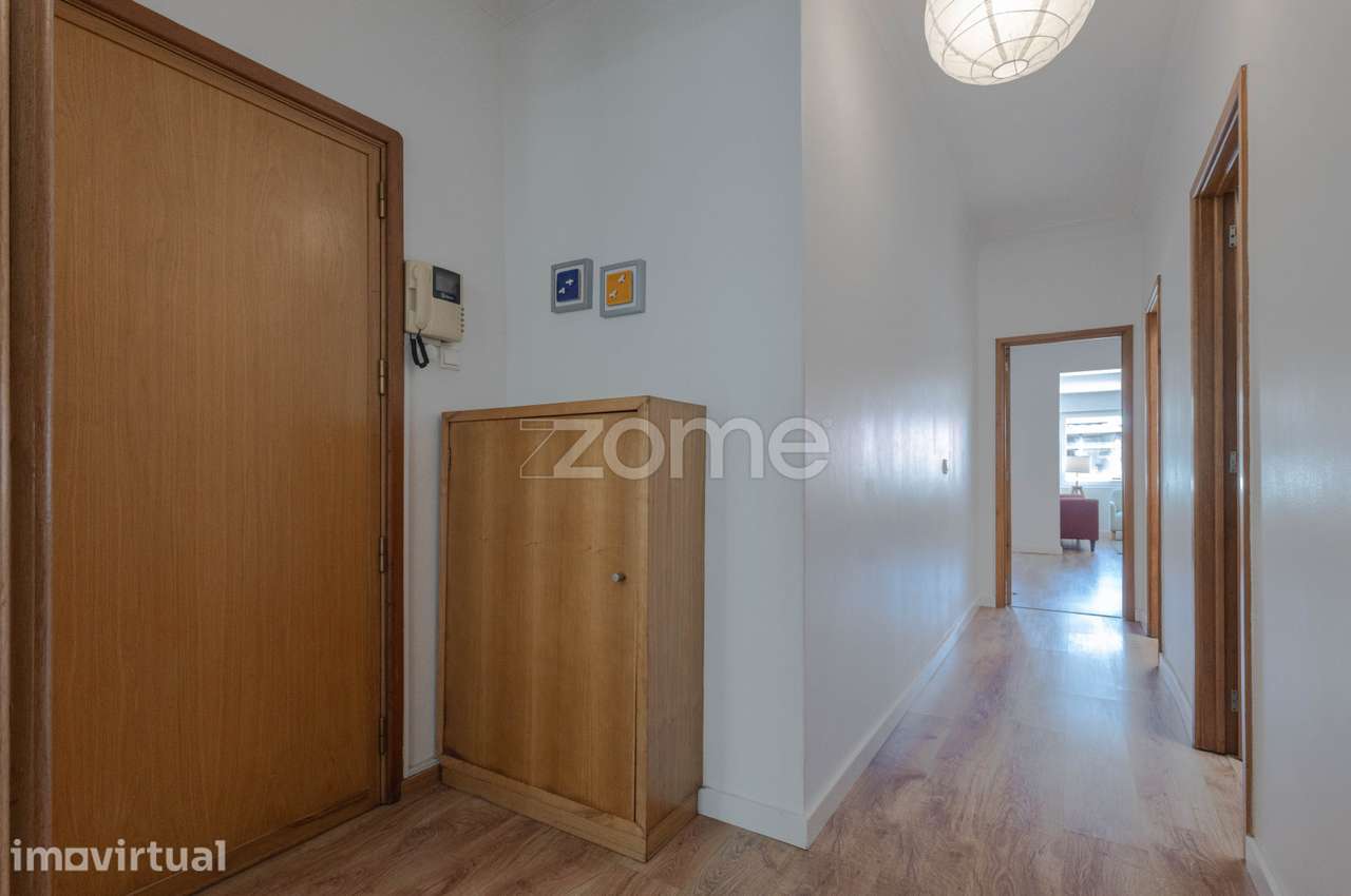 Apartamento T2+1 Renovado, ao Marquês, Porto - Grande imagem: 3/26