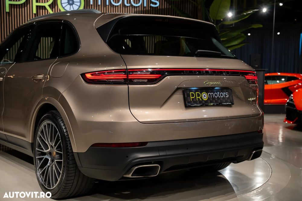 Porsche Cayenne - 24