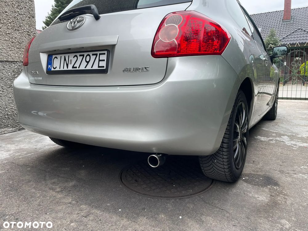 Toyota Auris 1.6 VVT-i Sol - 2