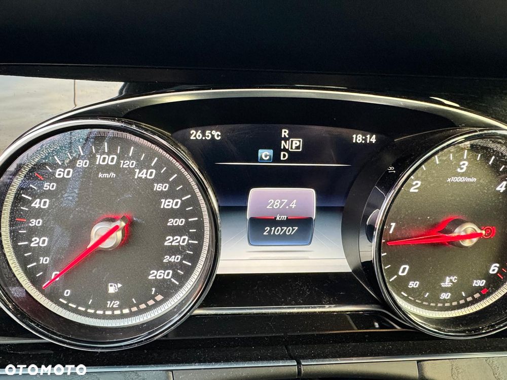 Mercedes-Benz Klasa E 220 d 4-Matic Business Edition 9G-TRONIC - 13