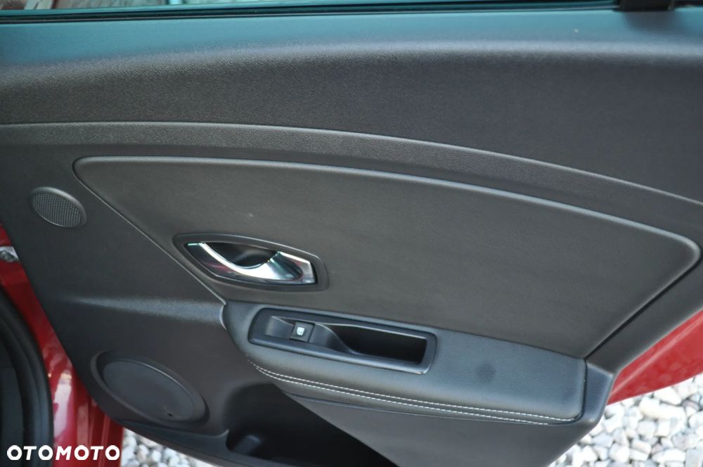 Renault Megane ENERGY TCe 115 Start & Stop Bose Edition - 34