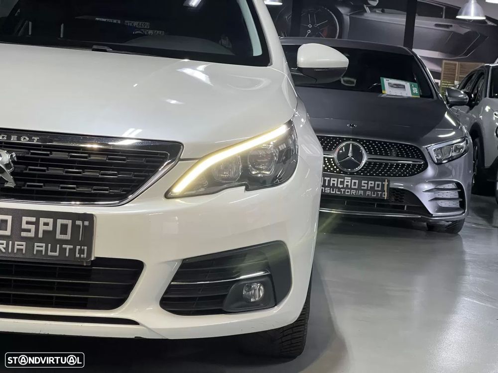 Peugeot 308 1.2 PureTech Style - 11