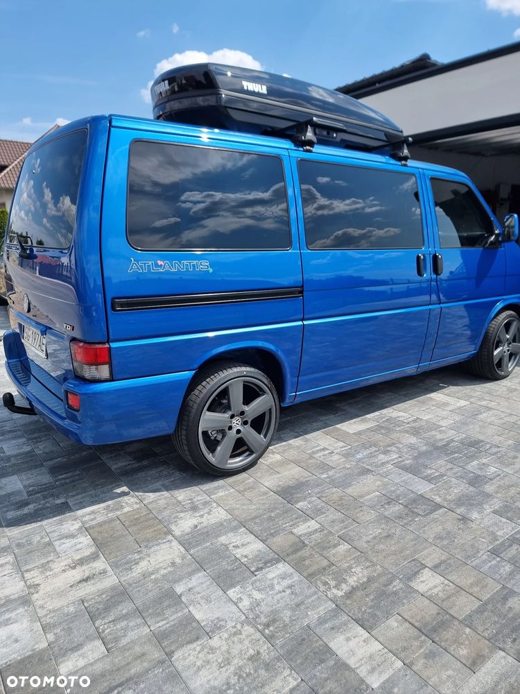 Volkswagen Multivan - 25