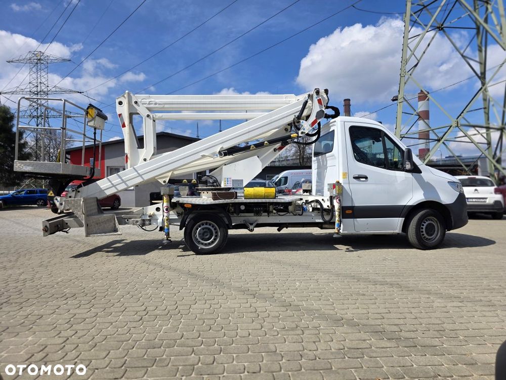 Mercedes-Benz Sprinter - 9