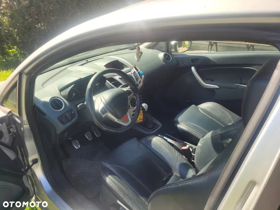 Ford Fiesta - 4