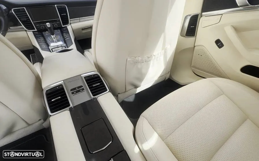 Porsche Panamera 4 - 10