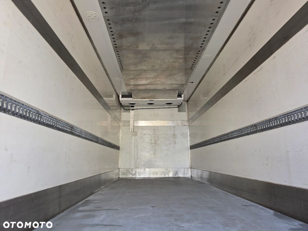 Volvo FH460 I SAVE / CARRIER 900/ KABINA SYPIALNA / CHŁODNIA KWIATOWA / SUPER STAN / 3 OŚ SKRĘTNA  / EURO 6 /SERWIS VOLVO / KONTENER KWIATOWY / - 17