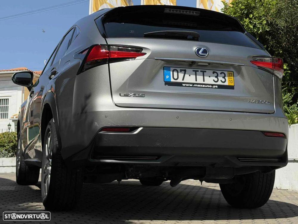 Lexus NX 300h Executive+ - 26