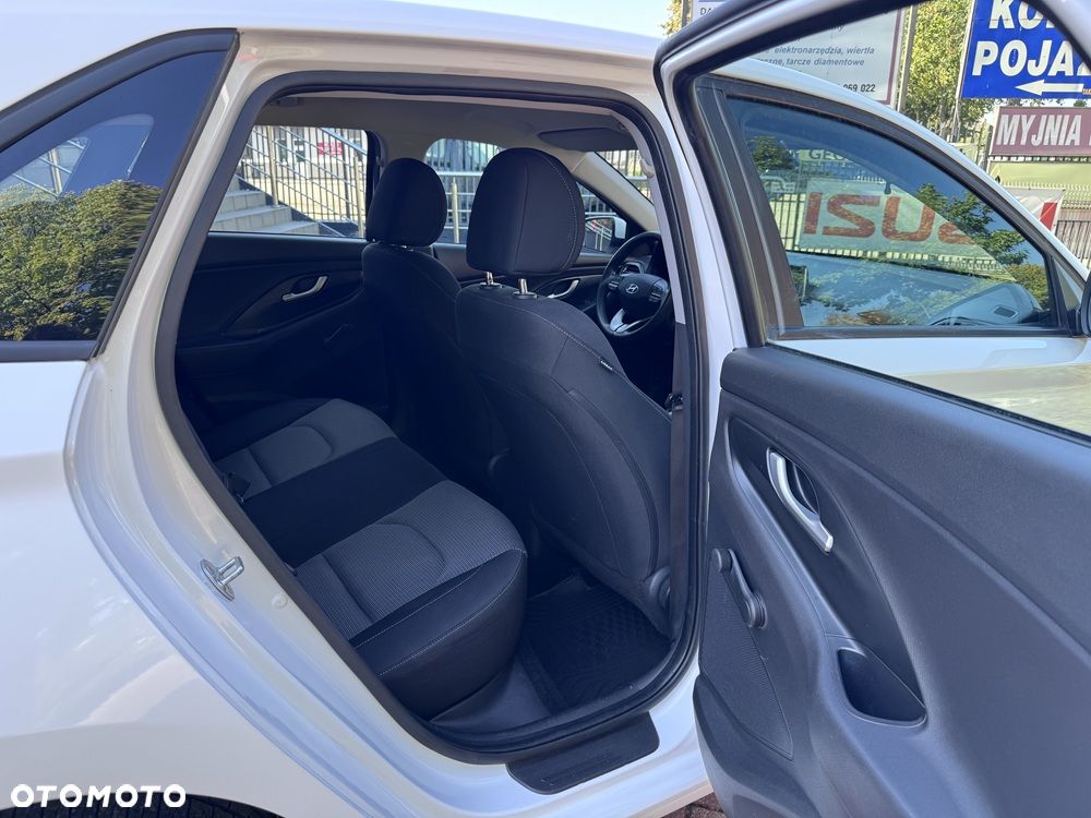 Hyundai i30 1.4 Classic + - 18