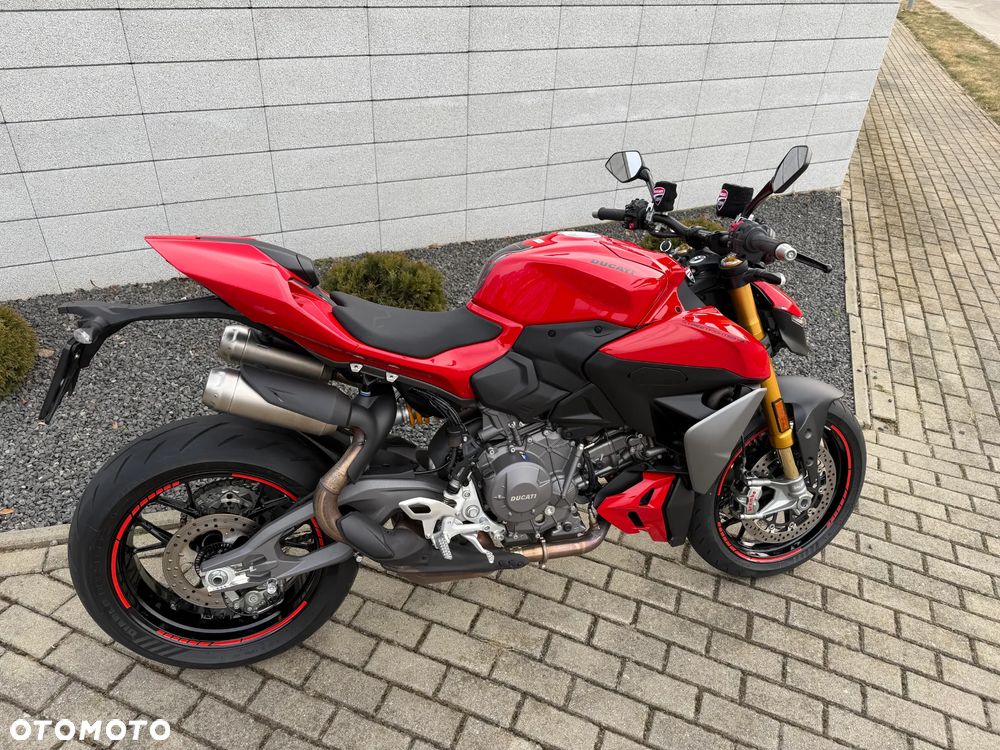 Ducati Streetfighter V2 - 4