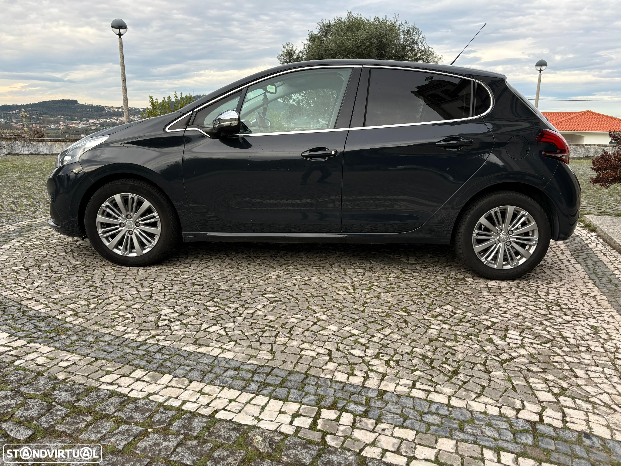 Peugeot 208 PureTech 110 Stop & Start Allure - 4