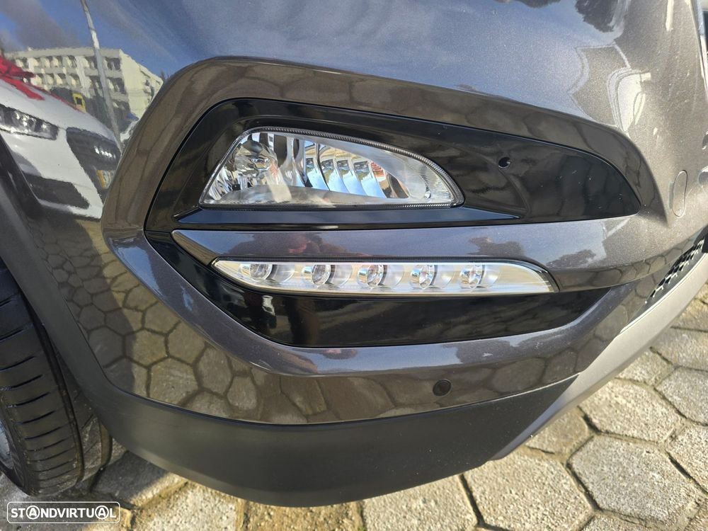 Hyundai Tucson 1.7 CRDi Executive - 12