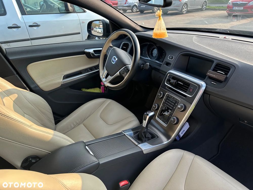 Volvo S60 D4 Momentum - 8