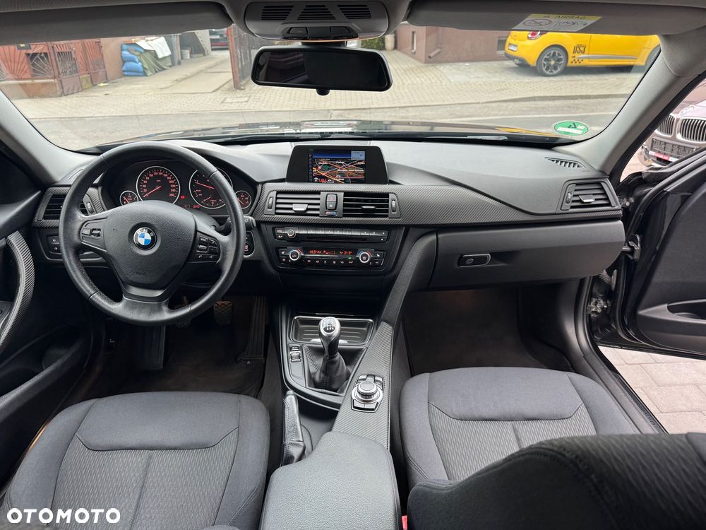 BMW Seria 3 318d - 5