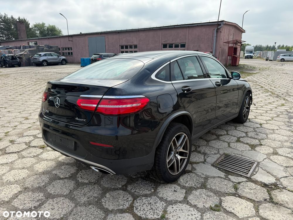 Mercedes-Benz GLC 250 4Matic 9G-TRONIC AMG Line - 3