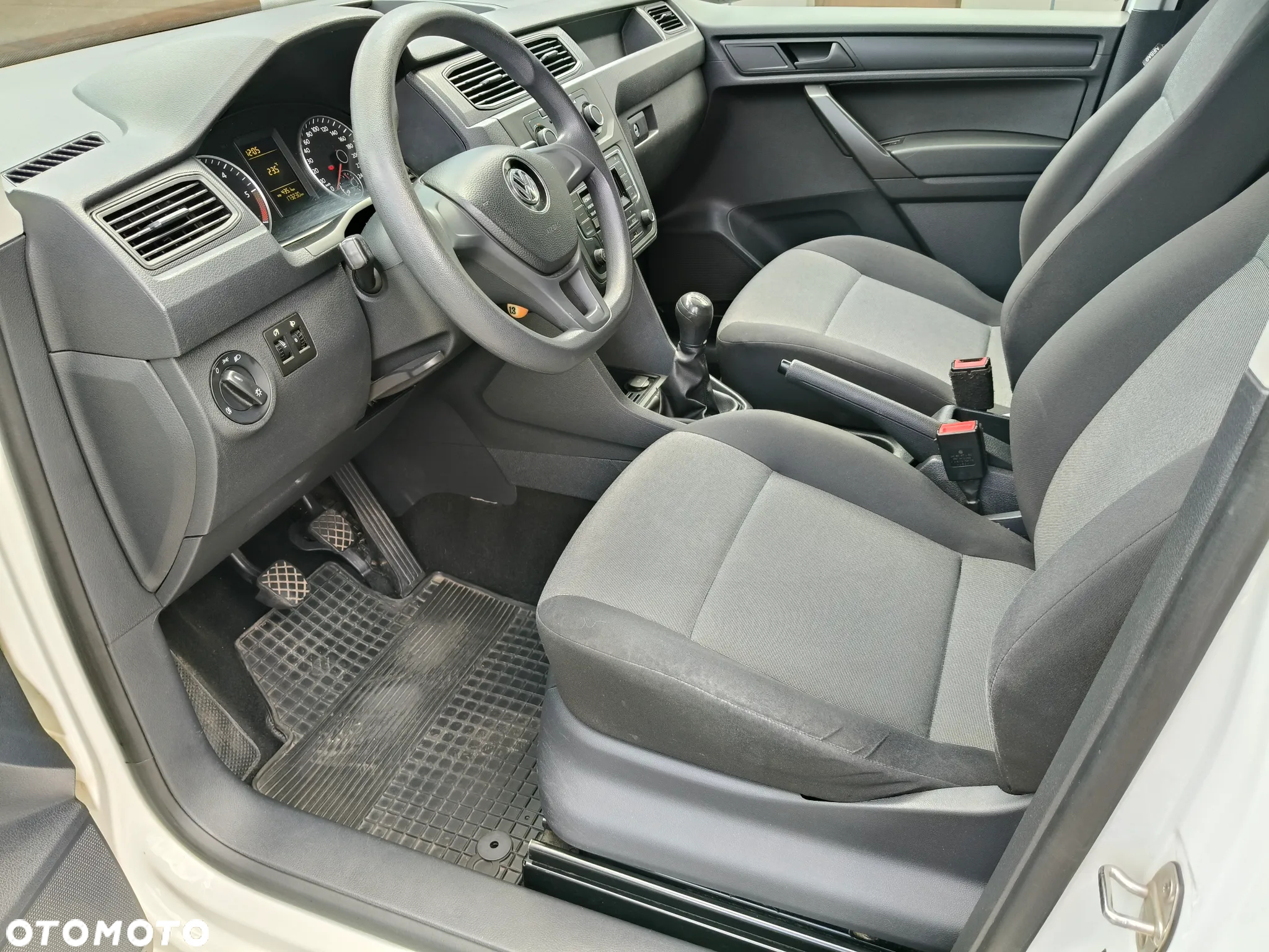 Volkswagen Caddy - 10