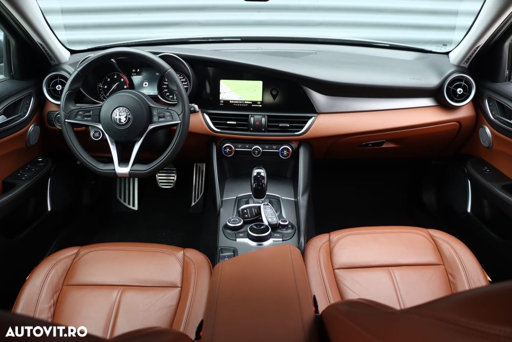 Alfa Romeo Giulia 2.2 Diesel AT8-Q4 Tributo Italiano - 9