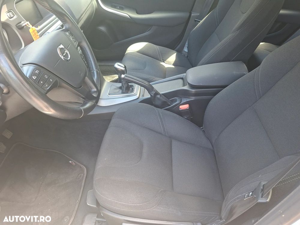Volvo V40 D2 - 13