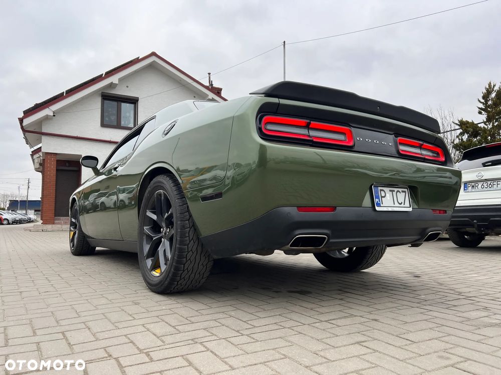 Dodge Challenger - 31