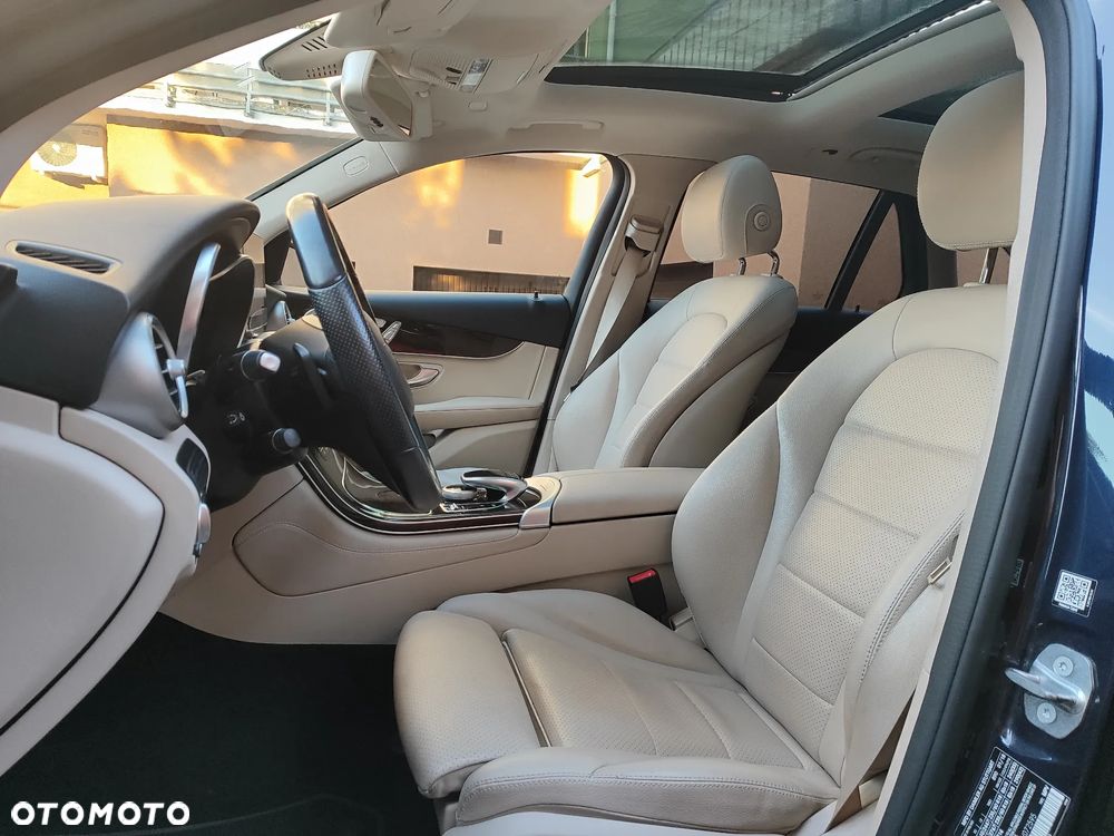 Mercedes-Benz GLC 300 4Matic 9G-TRONIC Exclusive - 9