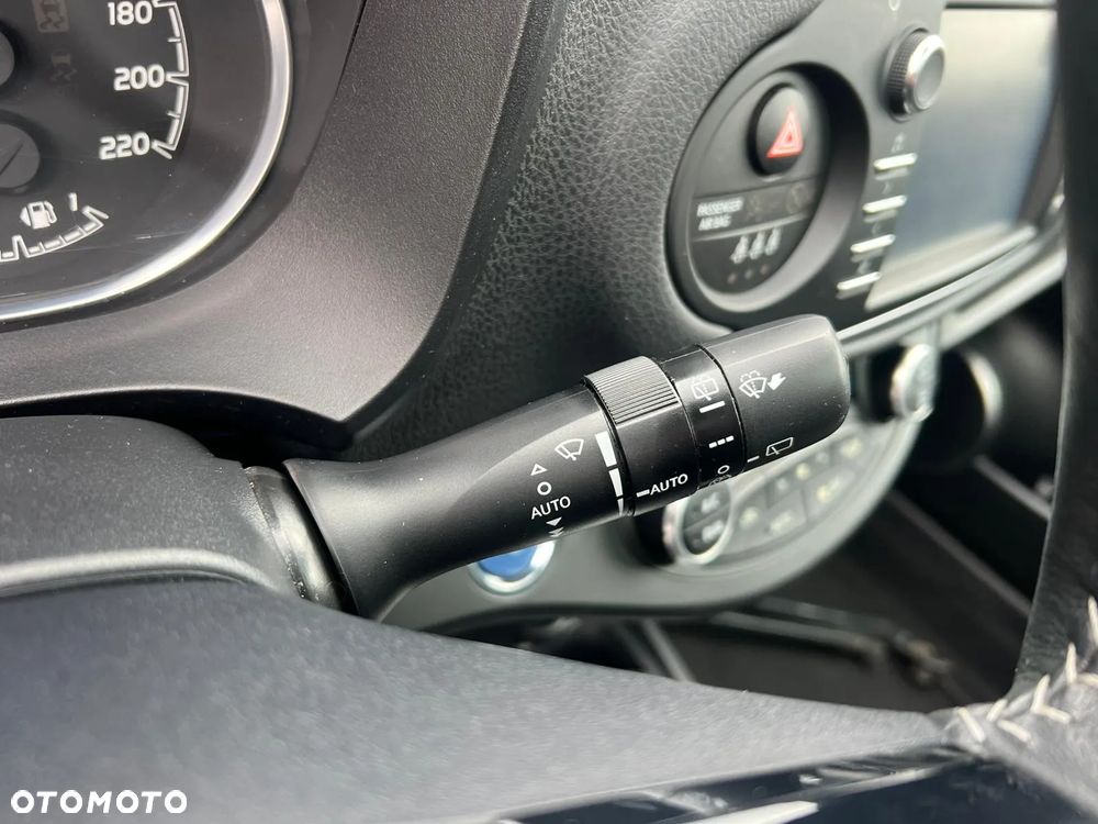 Toyota Yaris Hybrid 100 Active EU6 - 17