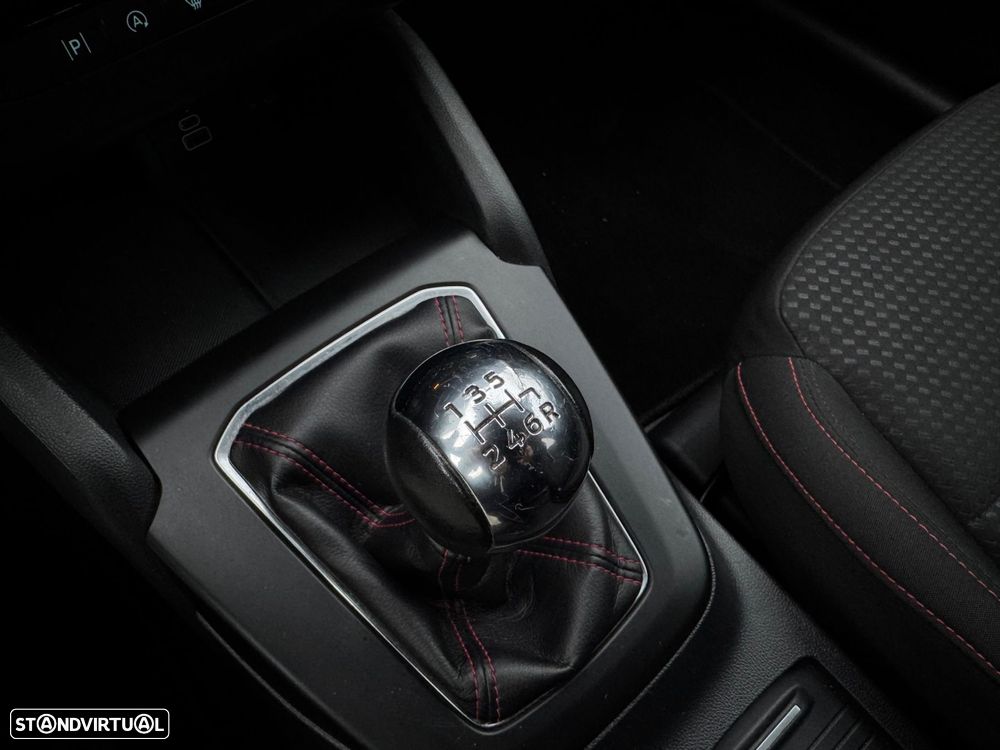 Ford Focus 1.0 EcoBoost MHEV ST-Line - 12