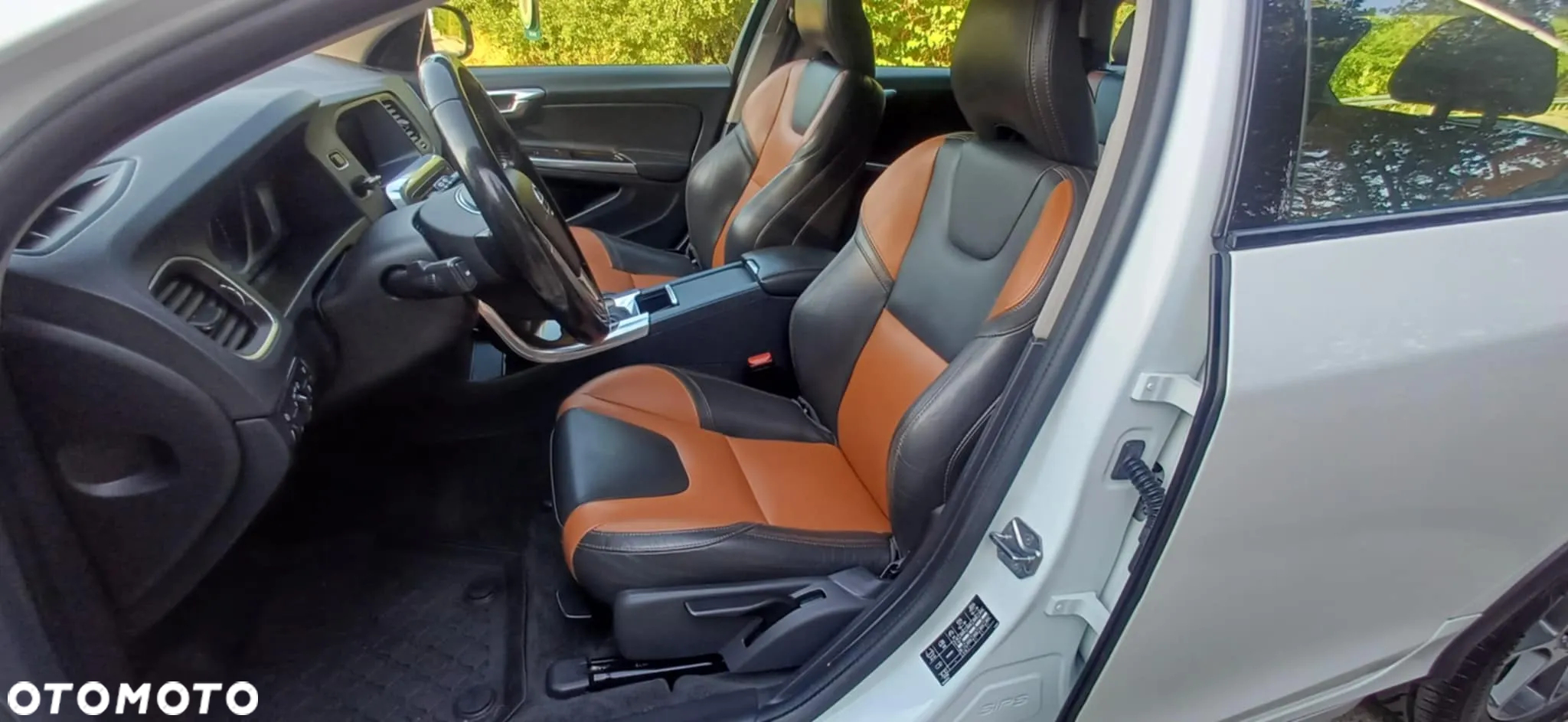 Volvo V60 Cross Country D3 Drive-E Momentum - 6