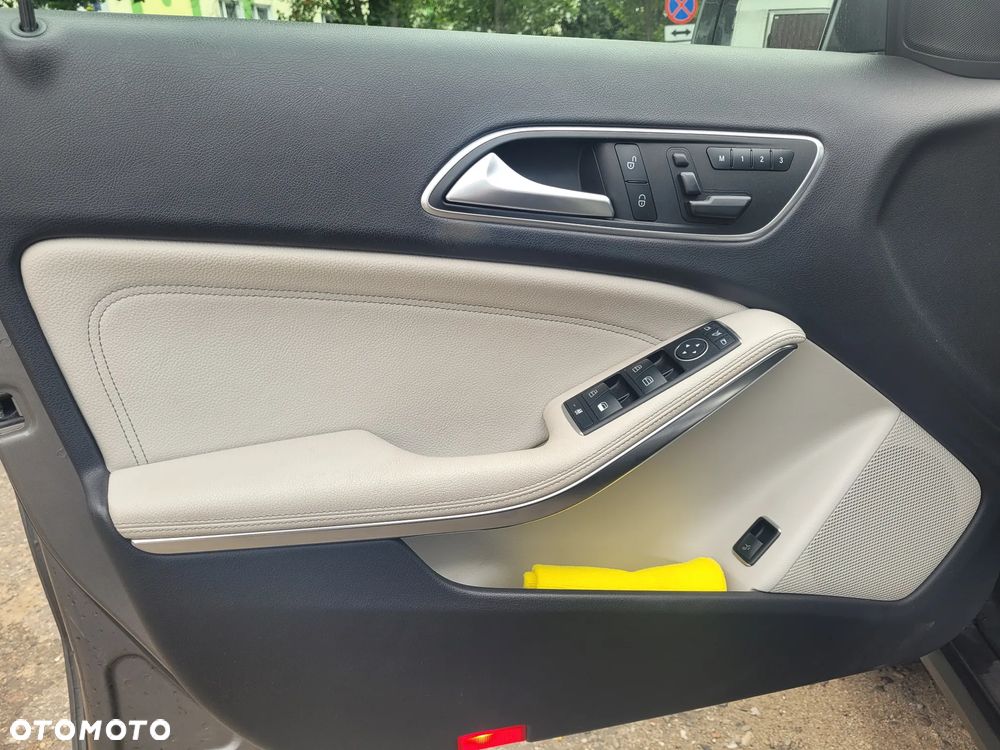 Mercedes-Benz GLA 250 4-Matic - 14