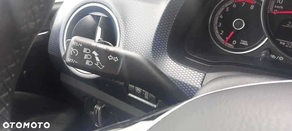 Volkswagen up! 1.0 United - 11