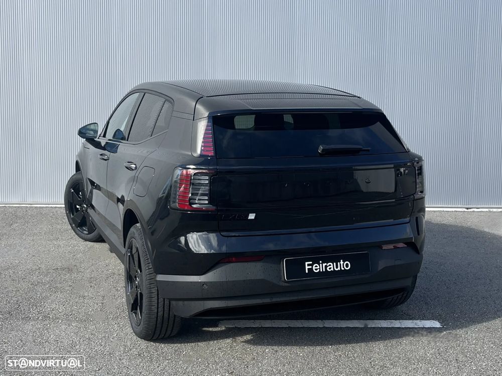Volvo EX30 69 kWh Single Motor Extended Range Black Edition - 5