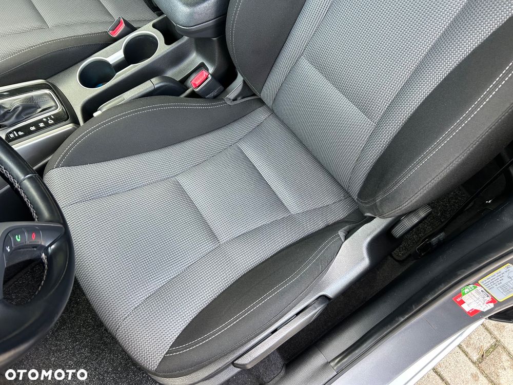 Hyundai i30 1.6 CRDi Fifa World Cup Edition - 19