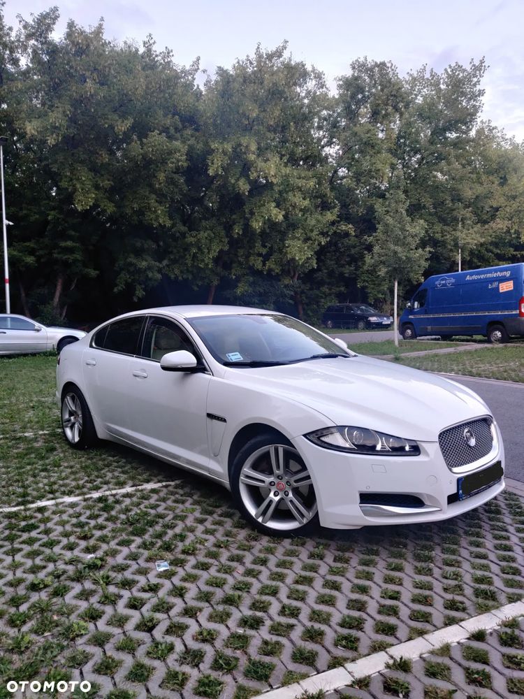 Jaguar XF 2.2 D Luxury - 2