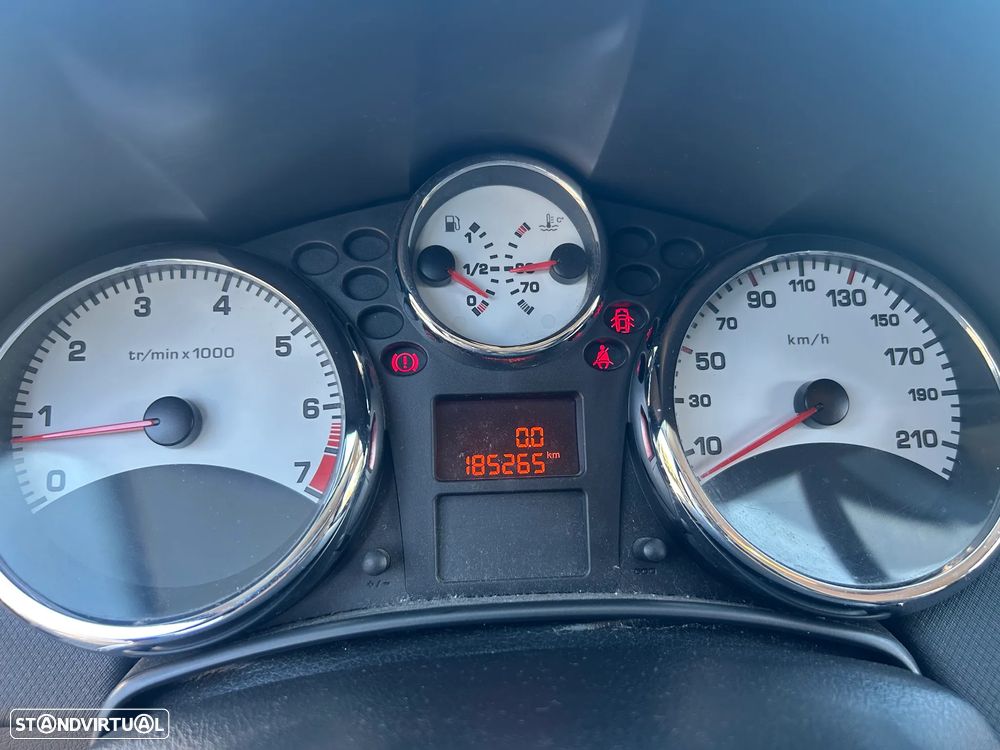 Peugeot 207 1.4 16V SE Sportium - 12