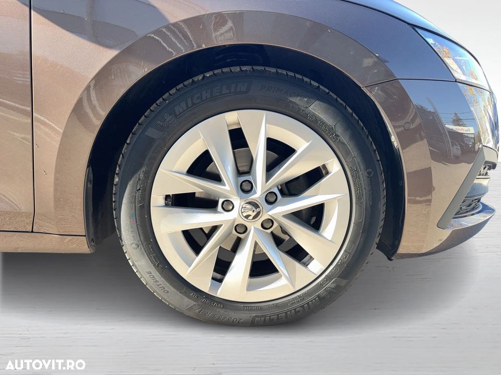 Skoda Octavia Combi 2.0 TDI DSG Style - 7