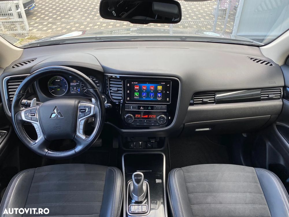 Mitsubishi Outlander - 23