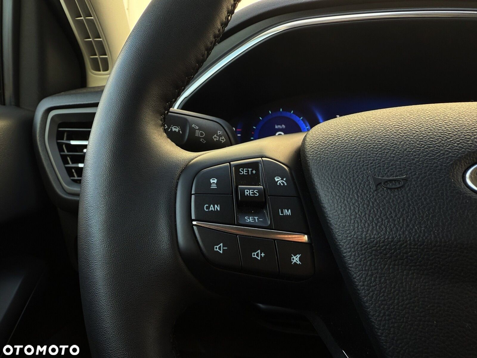 Ford Focus 1.0 EcoBoost mHEV Titanium X - 14
