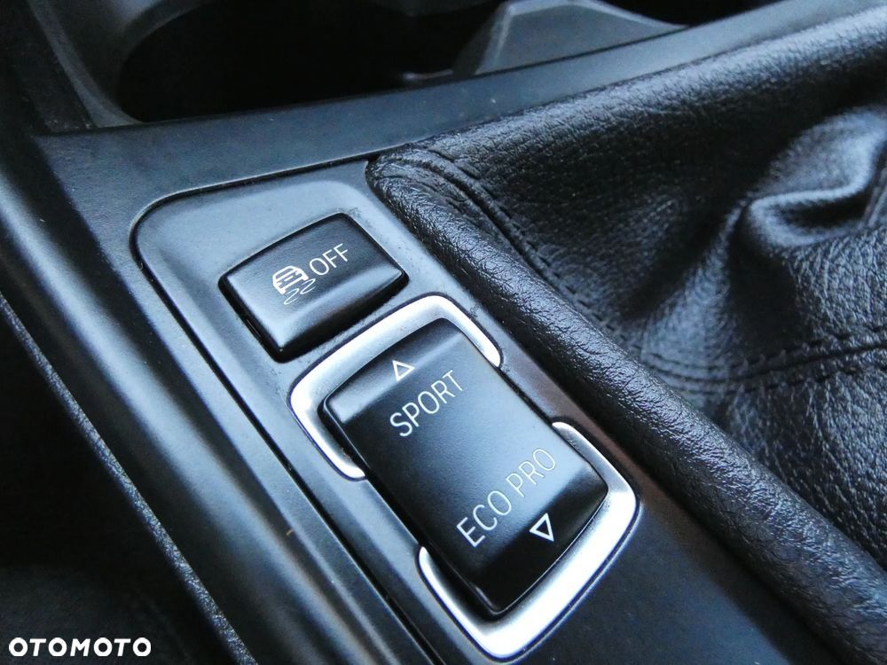 BMW Seria 1 118i Sport Line - 25