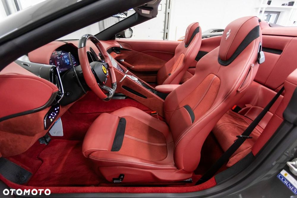 Ferrari Roma Spider - 26