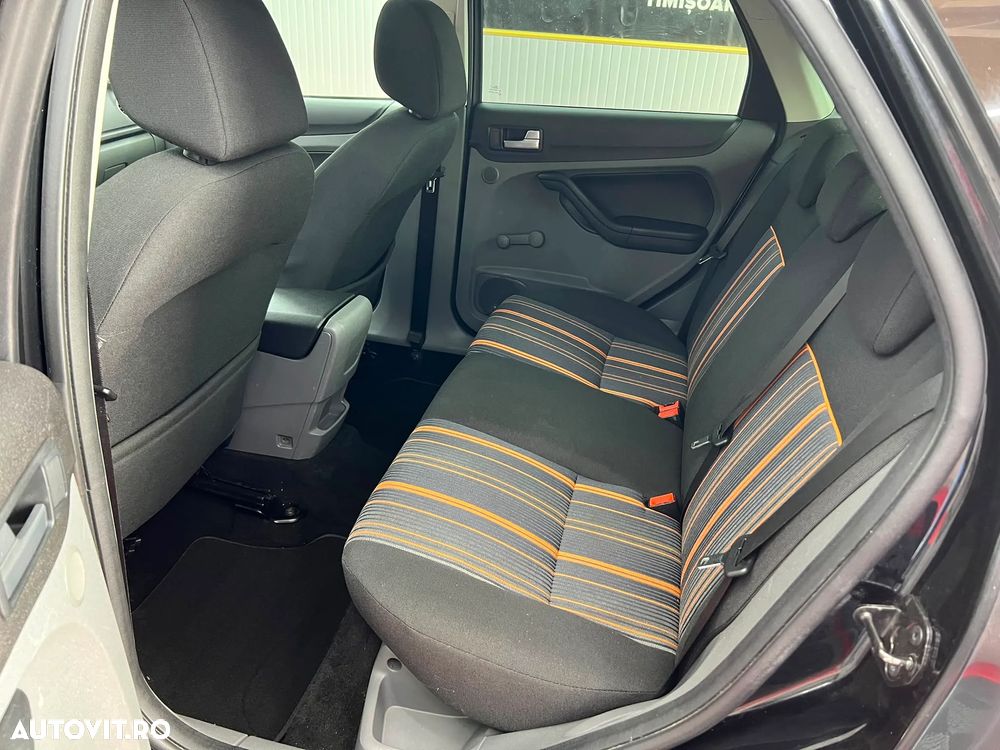 Ford Focus - 15