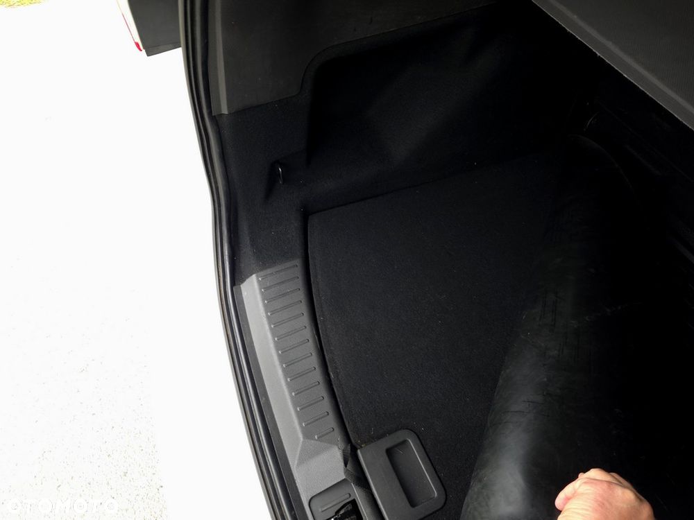 Ford Kuga 2.0 TDCi FWD Titanium - 34
