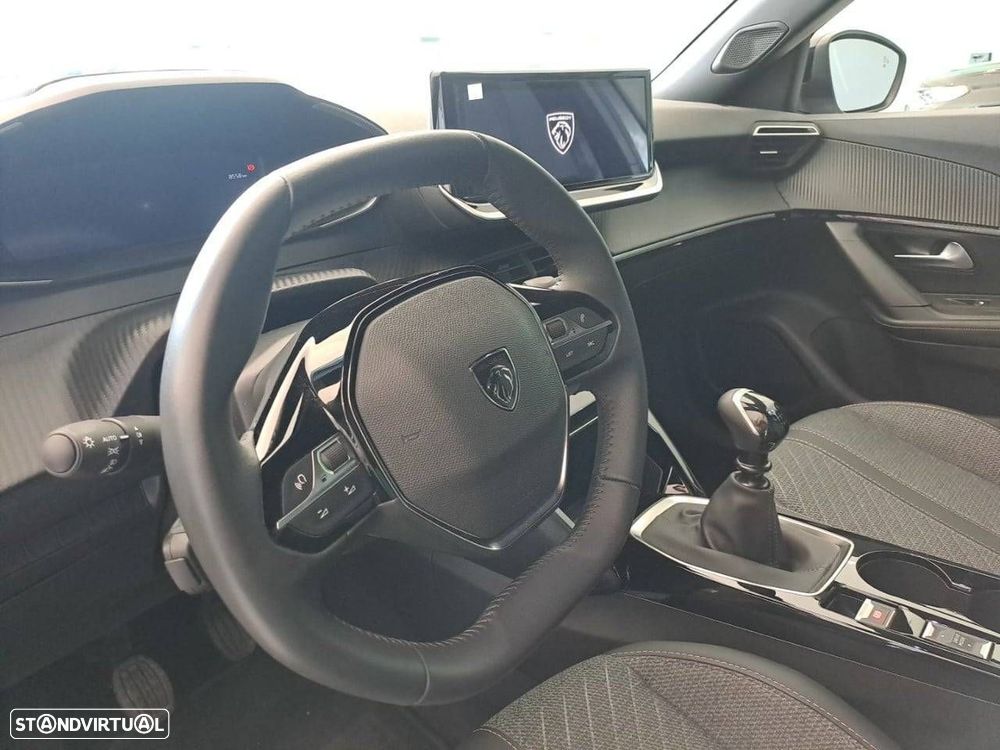 Peugeot 2008 1.2 Allure - 12