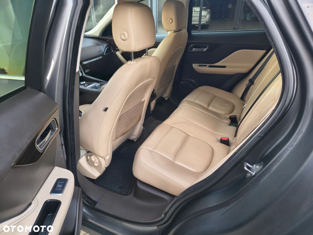 Jaguar F-Pace 2.0 i4D AWD Prestige - 8