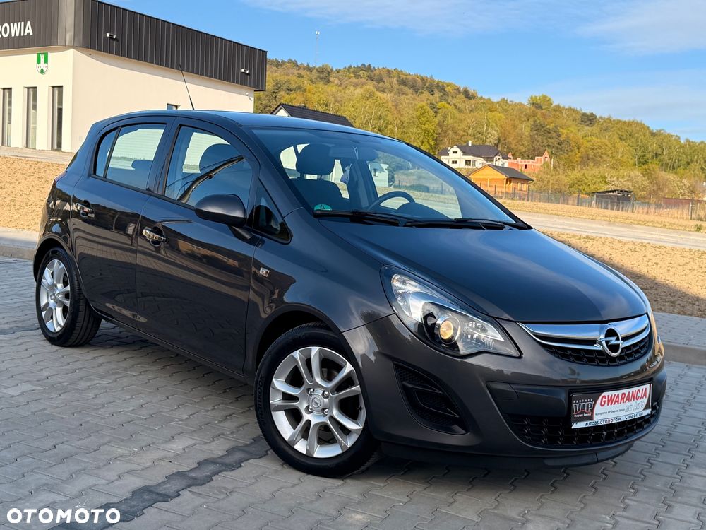 Opel Corsa 1.4 16V Cosmo - 11
