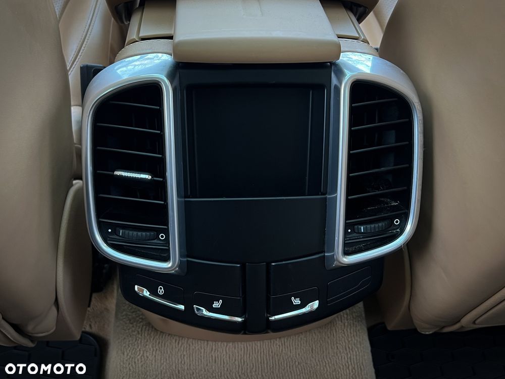 Porsche Cayenne Diesel Platinum Edition - 28