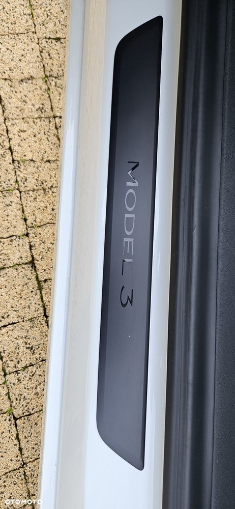 Tesla Model 3 - 11